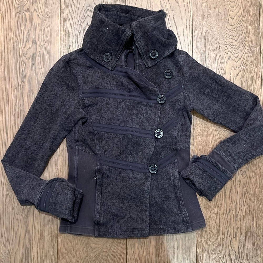 Lululemon collar jacket size 4 RARE FIND